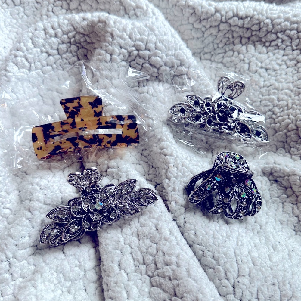 Set of 4 Hair Claw Clips - NEW!